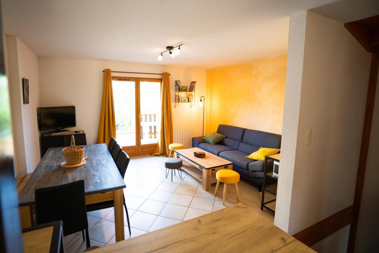 Apartment T3 Au Plan D'eau D'embrun Avec Garage Et Terrasse Embrun