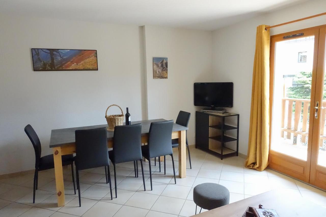 T3 Au Plan D'eau D'embrun Avec Garage Et Terrasse
